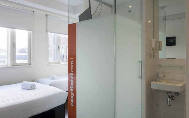 easyHotel The Hague City Centre