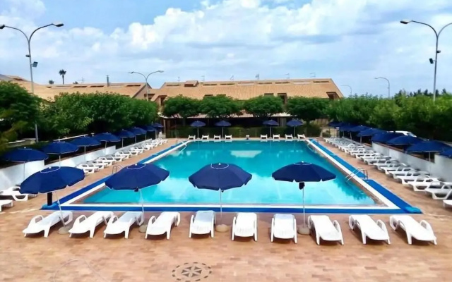 Hotel Riviera Village