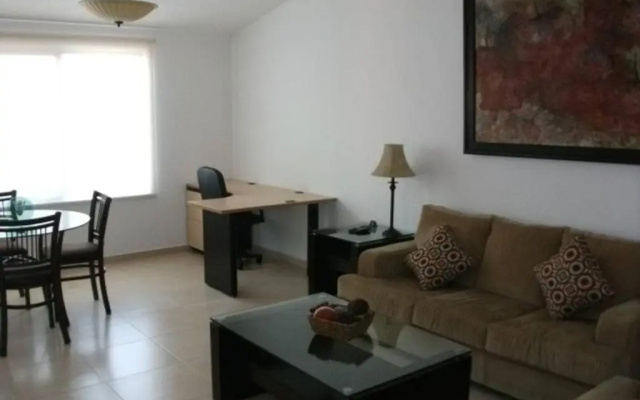Hermosa Suite Alberca Áreas Verdes Blvd Bernardo Quintana 17D