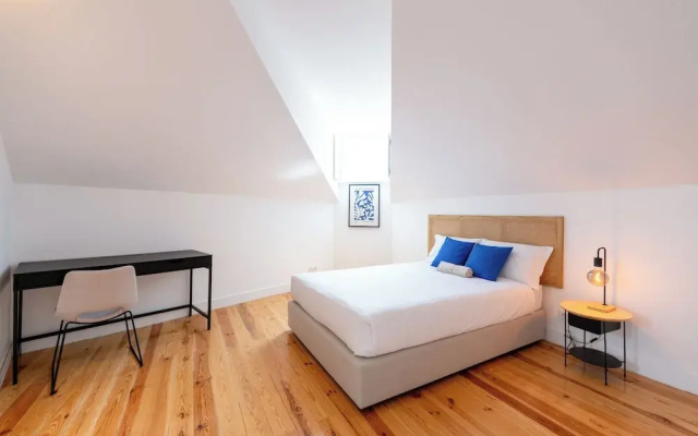 Sunny Lisbon Apartments by SoulPlaces