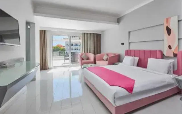 Golden Palace Marina Hotel