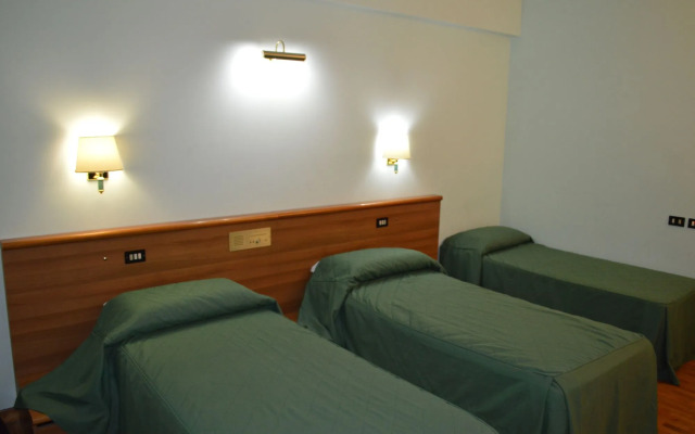 Canadian Hotel