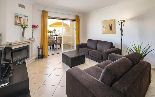Beautiful 2-bed Apartment in Albufeira