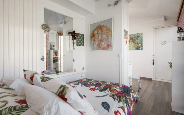 Elegant Apartment in Nice With Swimming Pool