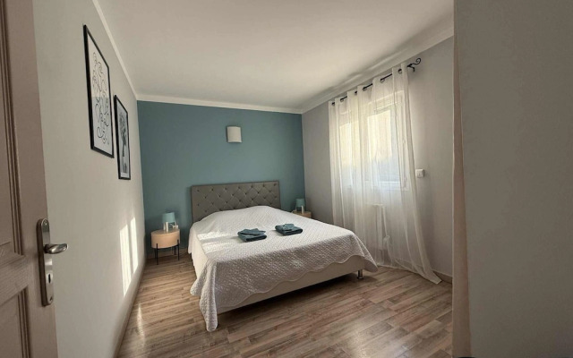 Villa Alba: Sunlit Comfort in Lirac
