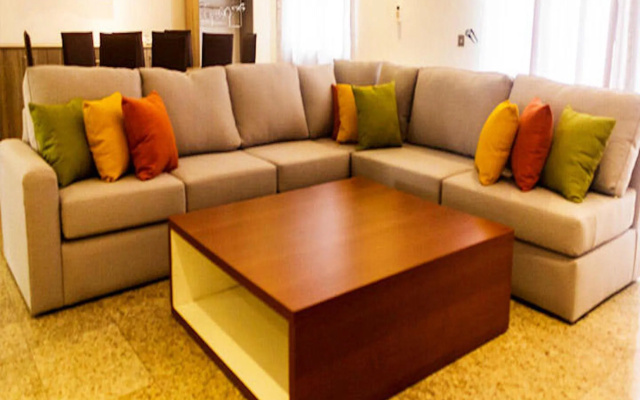 Reeve Court Apartment