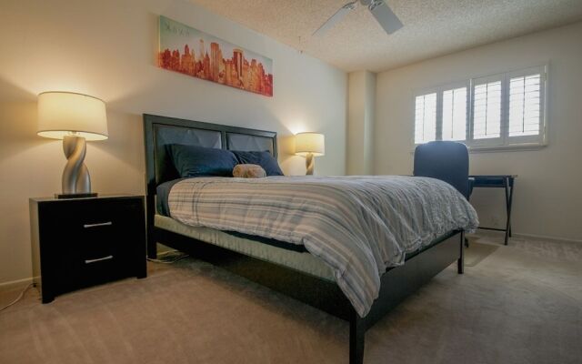 Отель Luxurious 5BR near Las Vegas Strip США, Лас-Вегас - отзывы, цены и фото номеров - забронировать отель Luxurious 5BR near Las Vegas Strip онлайн комната для гостей