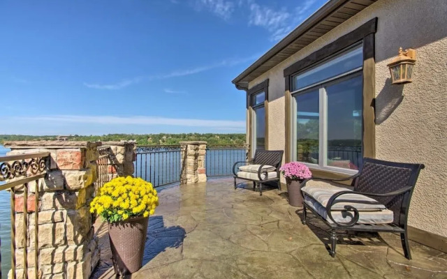 Lakeside Luxury With Breathtaking Views