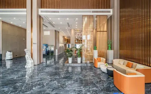 Poltton Century Hotel（Yangjiang  Jinshan Road ）