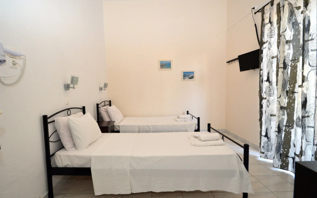 Koukounari Rooms