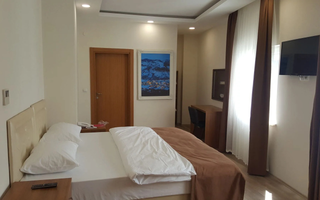 Sanli Hotel Blue