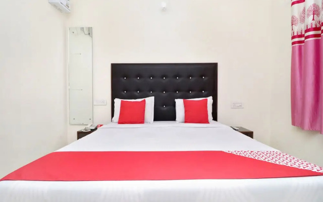 OYO 16975 Hotel Golden View