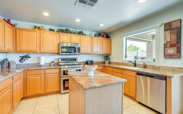 Spacious Family Oasis in Cave Creek!