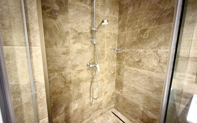 Bathroom · Batumi — photo 22