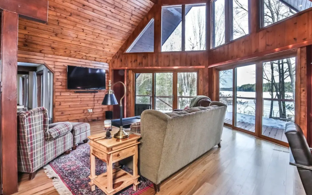 Pickerel Lodge - 4 Br Home