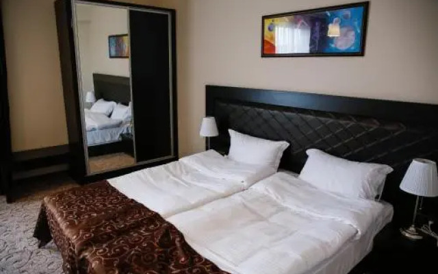 Einstein House & Spa