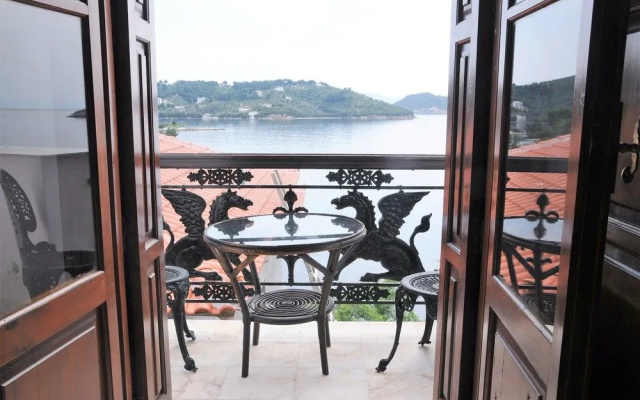 Chrysoulas Guest House