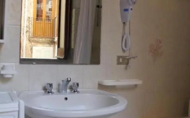 Michele'S House