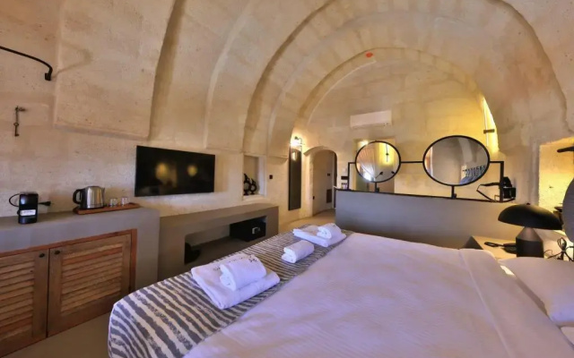 Simurg Cave House