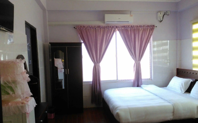 Hotel 99