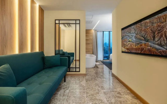 LIN Hotel Junior Suite 503