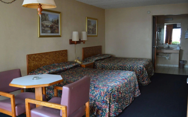 Tarpon Shores Inn
