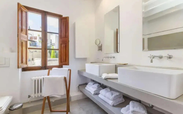 Casa Campomar by Vida Villas
