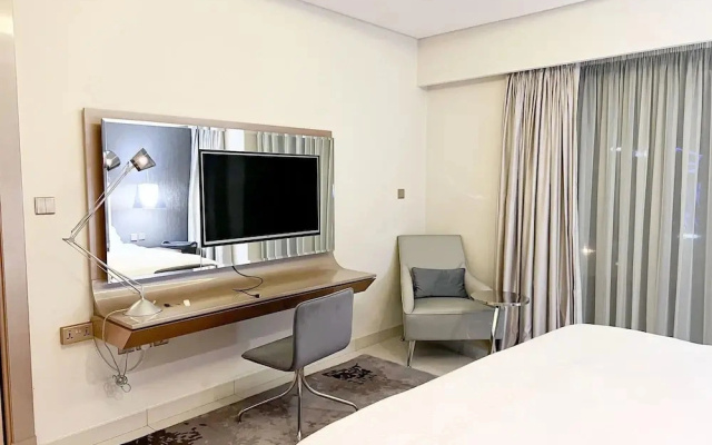 Cosmos Living 1 Bedroom Paramount Towers