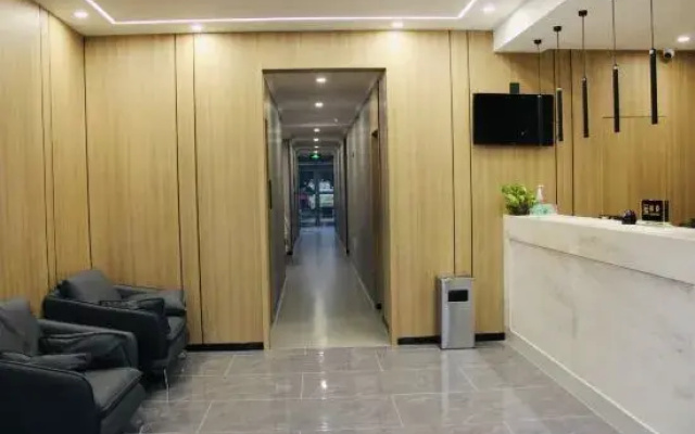 Holiday Inn Huanhu (Nanjing Railway Station Xuanwuhu Branch)