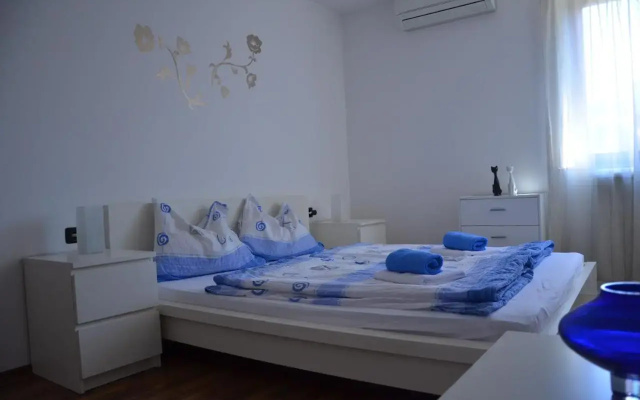 Apartments Bertok