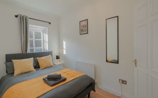 3BR Putney Home London Sleeps 8 Winter Deal