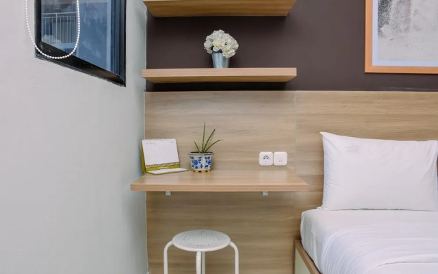 Comfy Studio Room at Evenciio Margonda Apartment