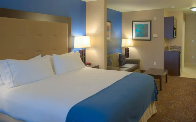 Holiday Inn Express & Suites Tacoma Downtown