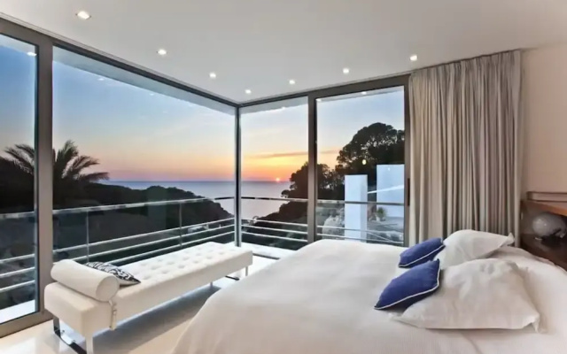 Appealing Villa With Private Terrace
