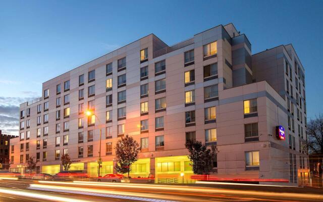 Отель SpringHill Suites by Marriott New York LaGuardia Airport США, Нью-Йорк - отзывы, цены и фото номеров - забронировать отель SpringHill Suites by Marriott New York LaGuardia Airport онлайн вид на фасад