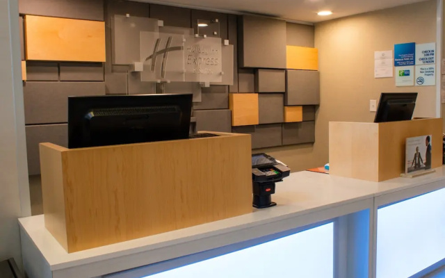 Holiday Inn Express Hotel & Suites Manassas