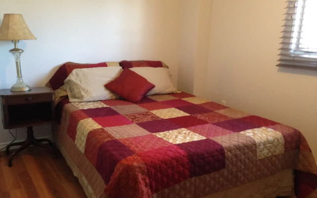 Warbler's Roost Country Inn B&B