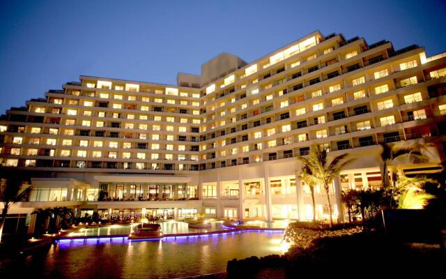 Отель Sheraton Laguna Guam Resort вид на фасад