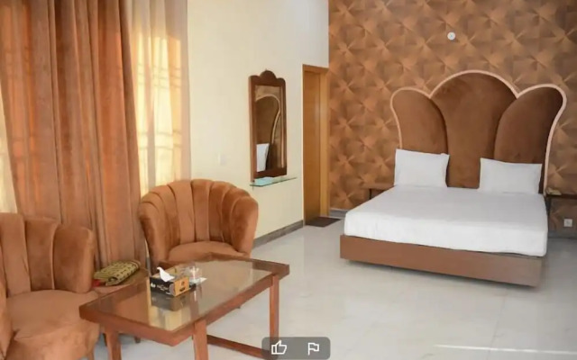Hotel The Taj Multan