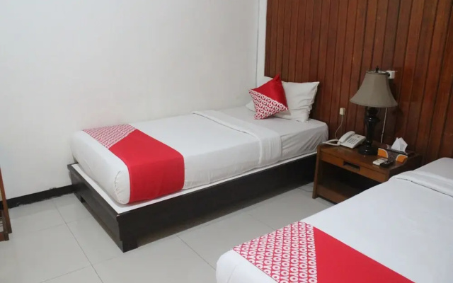 Wisata Hotel by OYO Rooms
