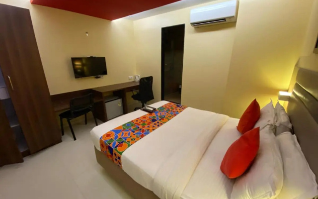 Hotel Regal International- Near Airport