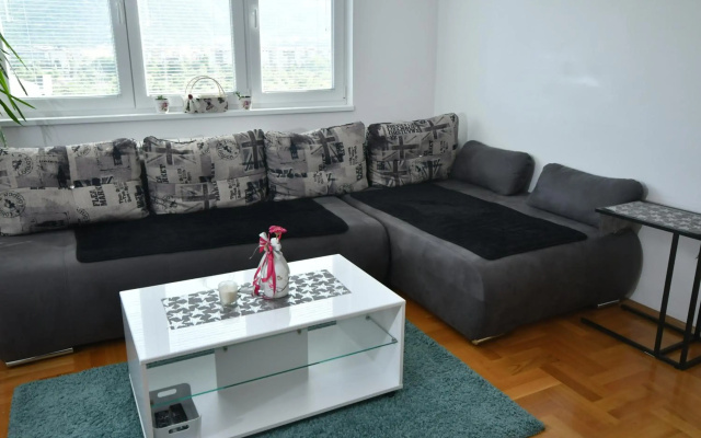 New, Modern & Luxury Apartment in the City