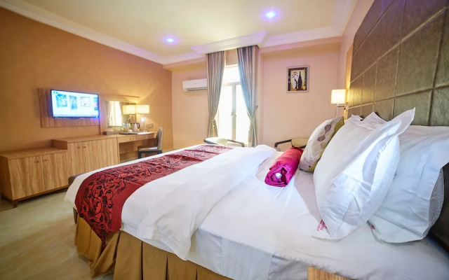 Corinthia Villa Hotel Suites