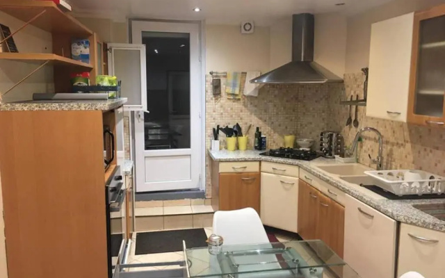 Irigny: Maison Calme a 10 Minutes de Lyon