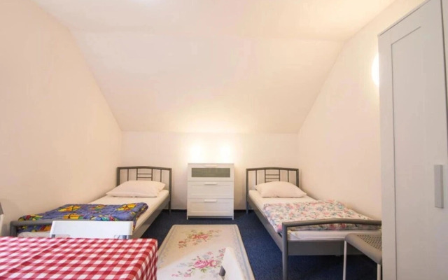 Large Holiday Home With a Garden, Lubiatowo