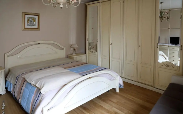 San Nicolò Holiday Home