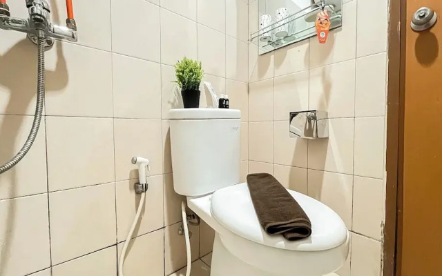 Neat Studio Room At Tifolia Apartment
