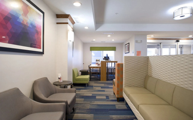 Garner Hotel Brookings by IHG