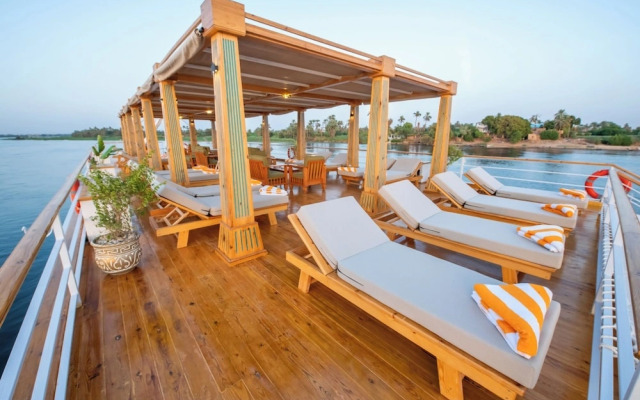 Dahabiya Azhar II Luxury Cruise