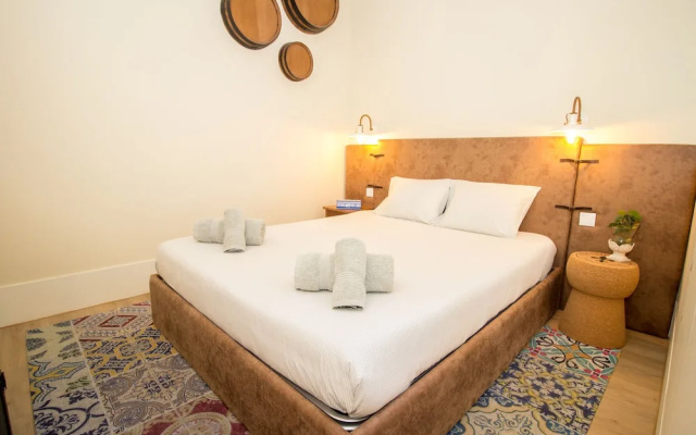 Guest H4U Flores Almada City center